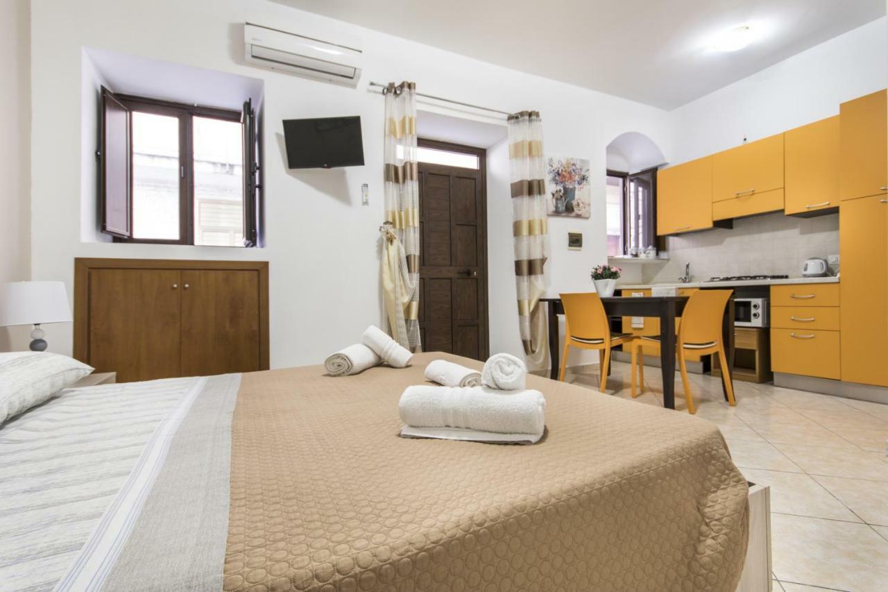 In Centro Rooms Vicino Cefalu Self-Chek-In كامبوفيليتْشّي دي روتْشّي المظهر الخارجي الصورة